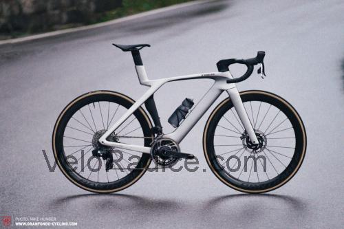 Trek Madone SLR 9 Disc eTap scheda tecnica e recensioni